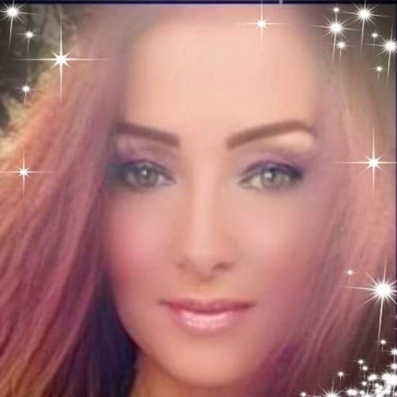 Meet your Posher, Stefanie - Picture 2 of 8